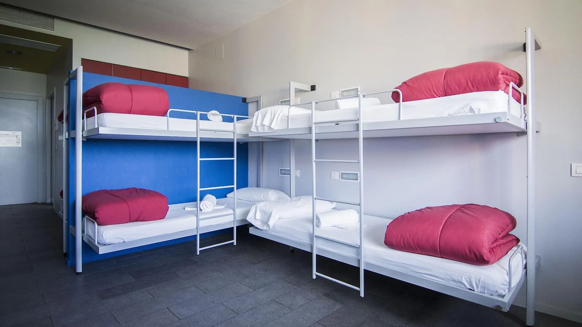 Hostel Centre Esplai Albergue El Prat de Llobregat