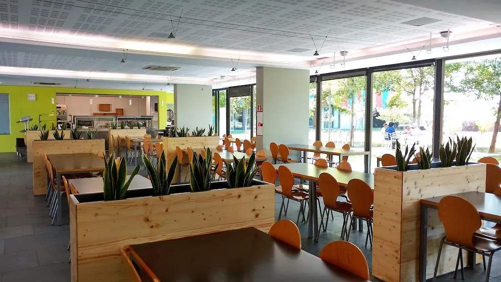 Centre Esplai Albergue El Prat de Llobregat Hostel